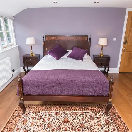 Georgian Townhouse Apartment *